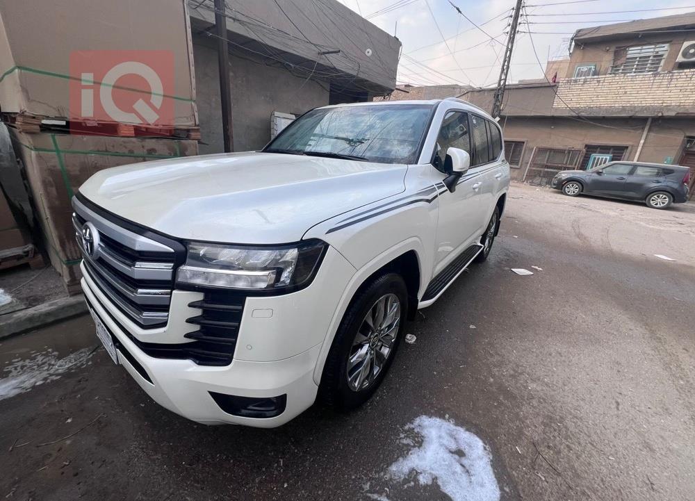 تۆیۆتا لاند کروزەر